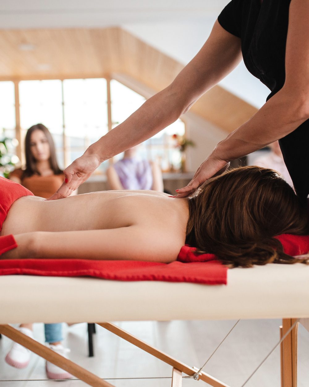 Démonstration lors d'une formation au massage